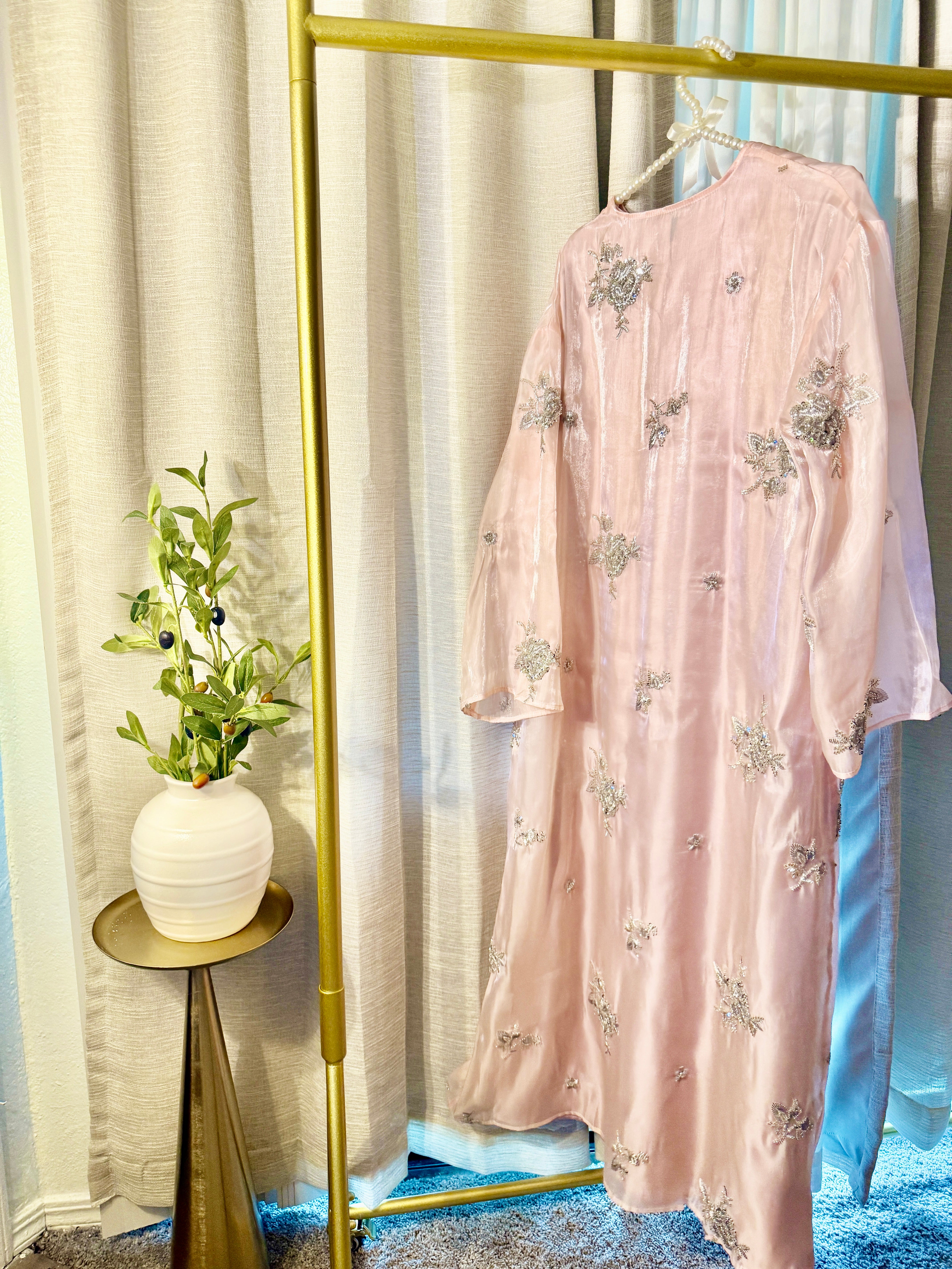 Amirah Abaya — Soft Blush