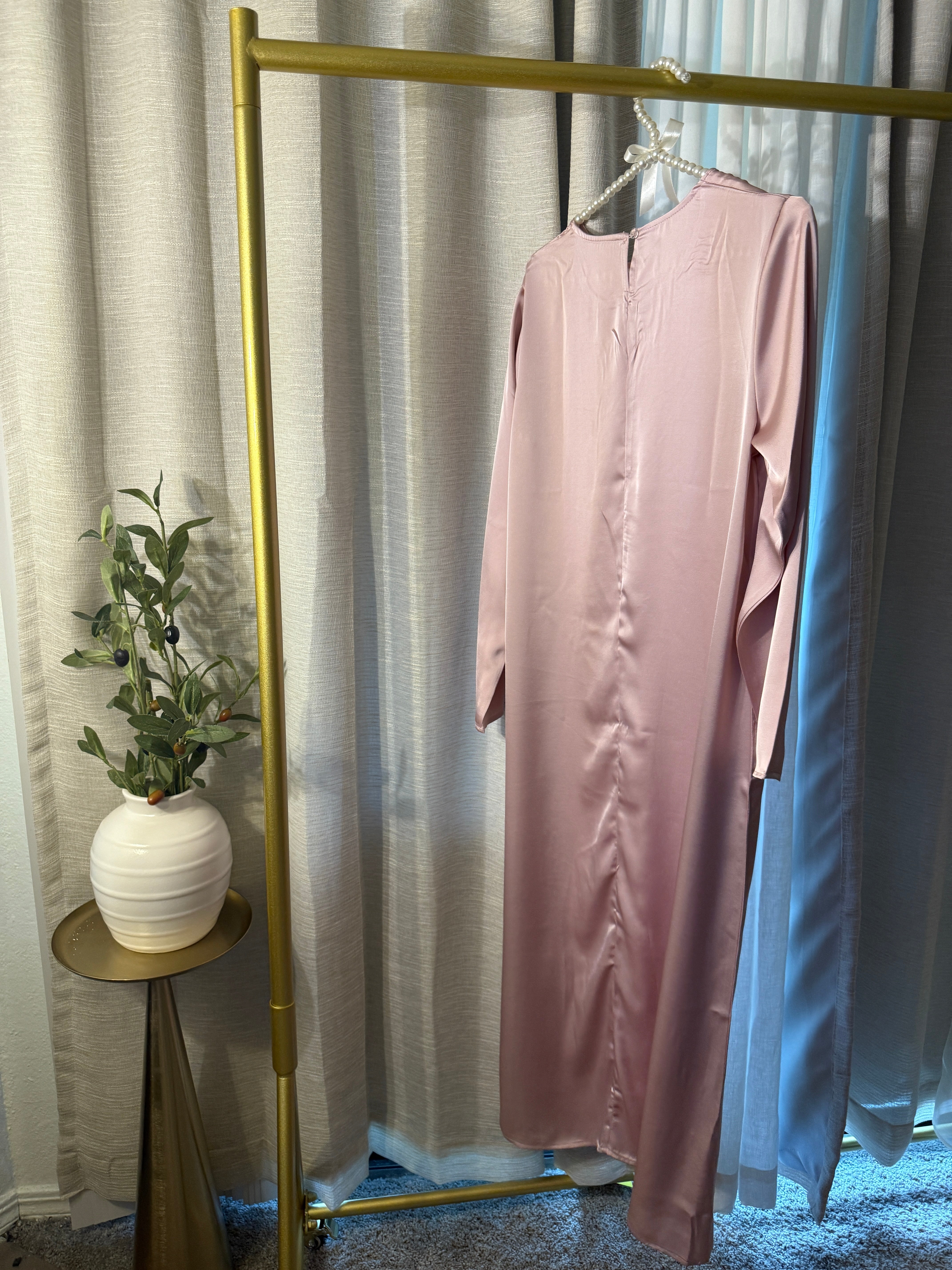 Amirah Abaya — Soft Blush